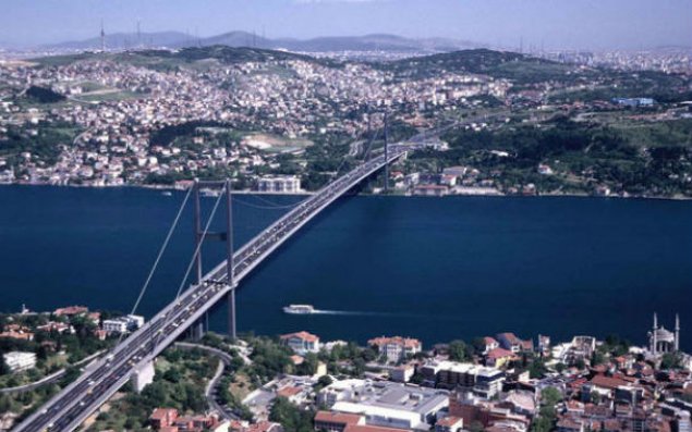 Türkiyə Dardanel boğazını bağladı