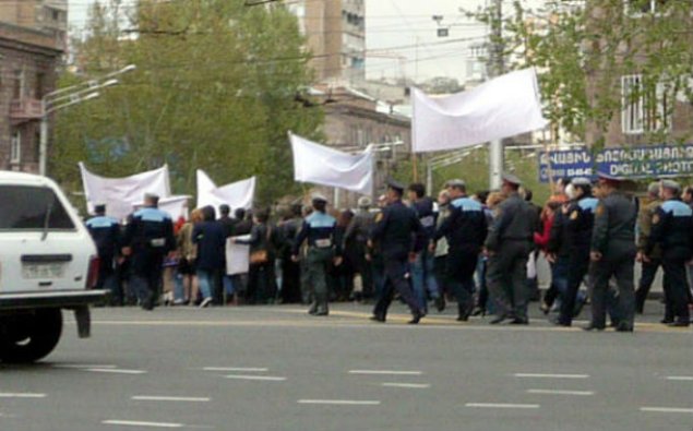 Ermənistanda etirazçılar baş prokurorun istefasını tələb edirlər