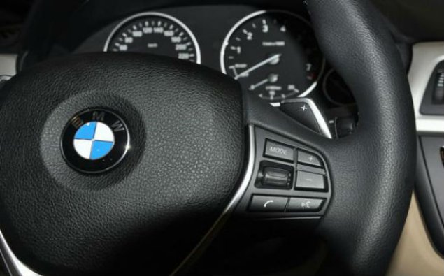 “BMW” 12 minə yaxın avtomobili geri çağırdı