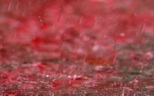 Rusiyaya “qırmızı yağış” yağdı