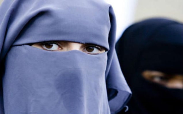 Gürcüstan ictimai yerlərdə İslam dininə aid qadın geyimlərini qadağan edir