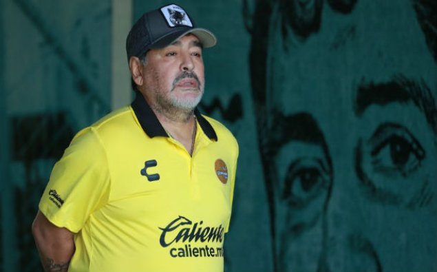 Maradona Meksika komandasından yoxa çıxıb