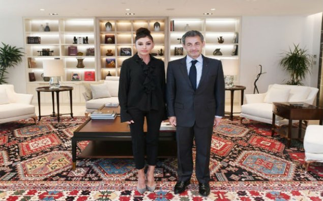 Mehriban Əliyeva Fransanın sabiq dövlət başçısı Nikola Sarkozi ilə görüşüb – FOTO