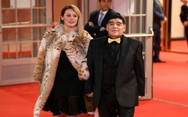 Sevgilimin başını qopartmaq istəyirdim - Maradona