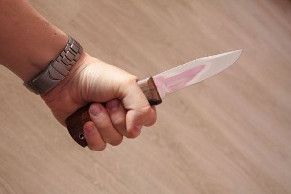 38 yaşlı kişi özünə çoxsaylı bıçaq xəsarəti yetirib