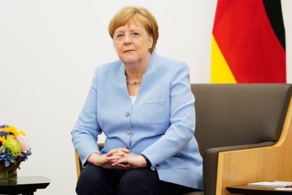 Angela Merkel səhhəti ilə bağlı açıqlama verib