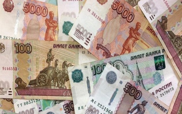 Azərbaycan əhalisi rublun alışını azaldıb