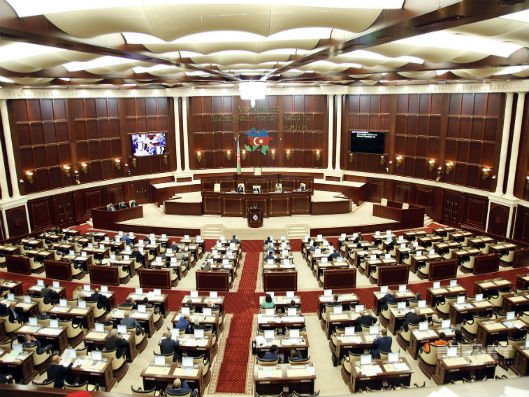 Milli Məclisin plenar iclası başa çatıb, 35 məsələyə baxılıb
