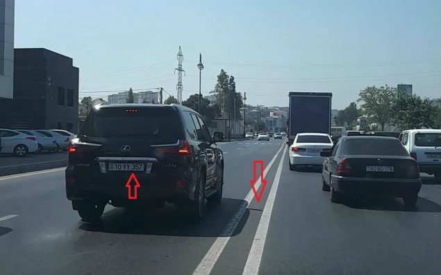 Bakıda “Lexus” əks yola çıxaraq təhlükəli vəziyyət yaradıb - VİDEO