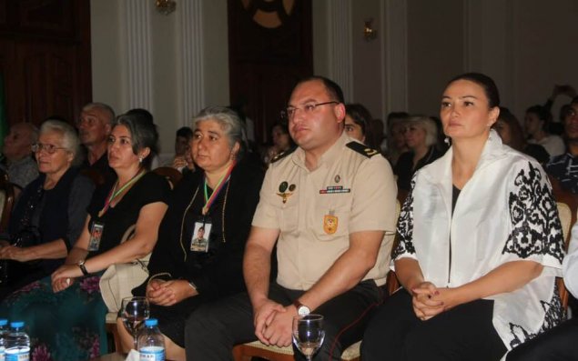 Qənirə Paşayeva “Təki Vətən yaşasın”adlı filmin təqdimatında çıxış edib – FOTO