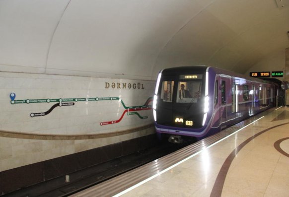 Bakı metrosunda qatarların intervalında fasilə yaranıb