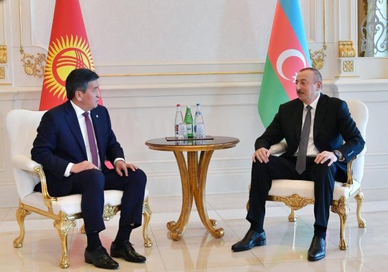 İlham Əliyev Qırğızıstan Prezidenti ilə görüşdü