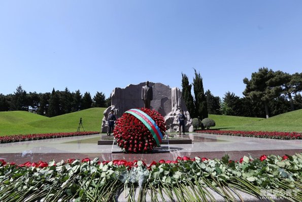 Ümummilli lider Heydər Əliyevin vəfatından 16 il ötür