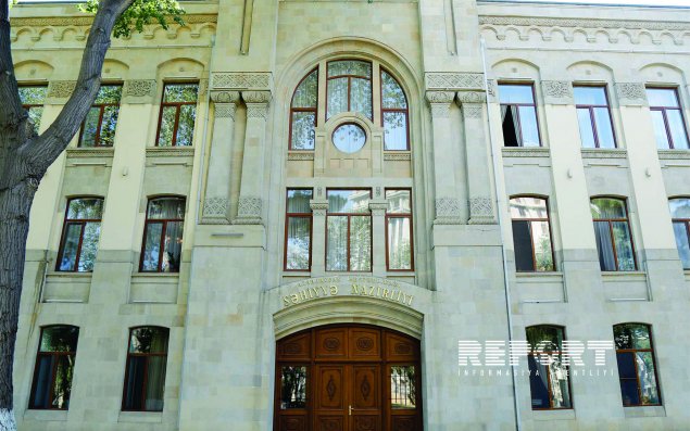 Rüşvət alan baş həkimin müavini işdən çıxarılıb