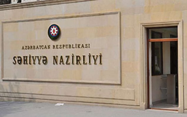 Səhiyyə Nazirliyi vətəndaşları tibbi əlcəkləri yerə atmamağa çağırdı 
