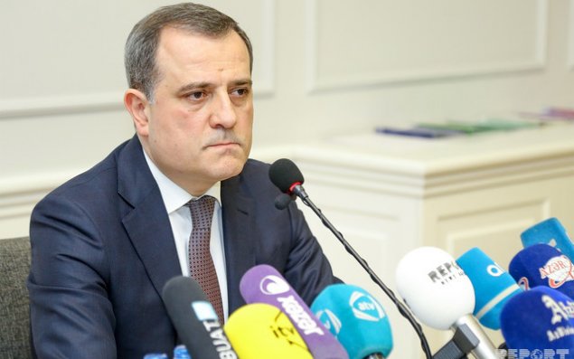 Ceyhun Bayramov imtahanlarla bağlı sualları cavablandırdı 