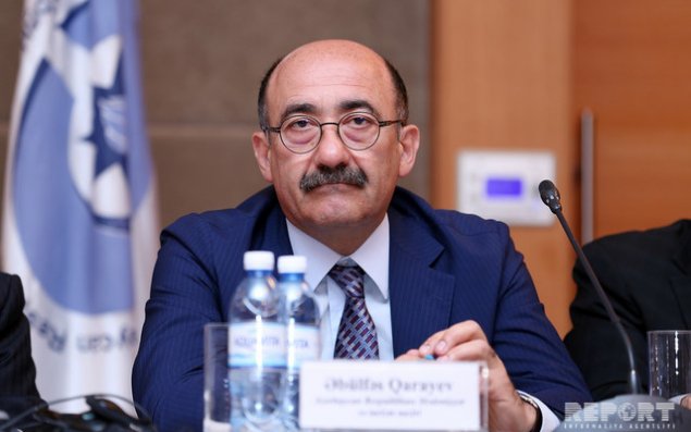 Əbülfəs Qarayev kollektivlə vidalaşıb 