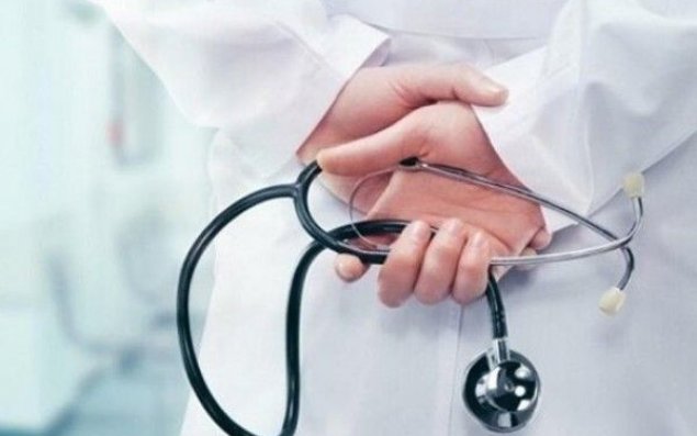 Azərbaycanda baş həkim işdən çıxarıldı    — Karantin qaydalarını pozduğu üçün