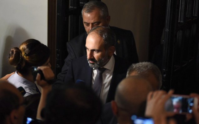 Ermənistan parlamentində Paşinyanın istefası tələb olundu 