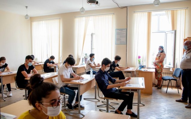 Bugünkü qəbul imtahanında iki nəfərdə telefon aşkarlanıb 