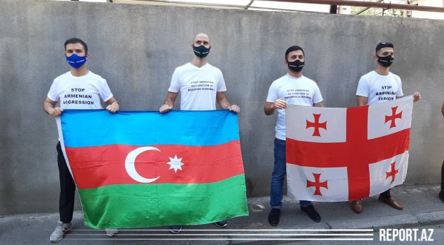 Ermənistanın Gürcüstandakı səfirliyi qarşısında etiraz aksiyası keçirilir 