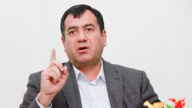 “Bu adam Azərbaycan siyasətini çirkləndirənləri “tənqidçi bloqer” adlandırır” 