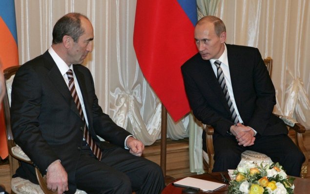 Putinlə Koçaryan Ermənistandakı vəziyyəti müzakirə edib