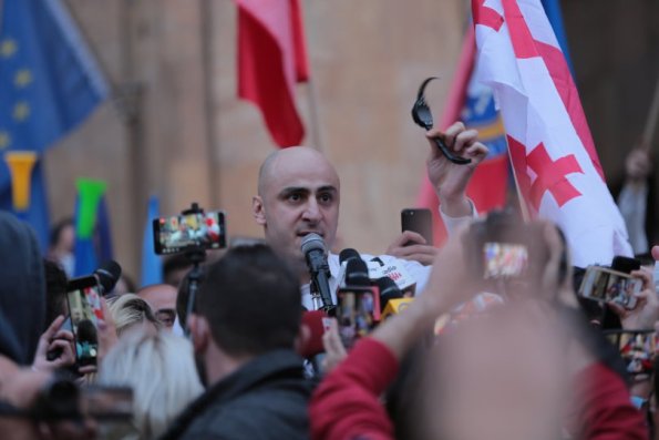Tbilisidə qarşıdurma: Müxalifət lideri həbs olundu