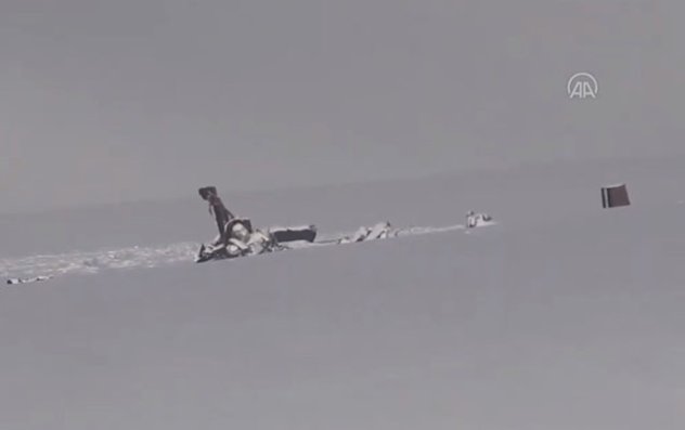 Türkiyədə qəzaya düşən helikopterin dağıntılarından ilk görüntü - VİDEO