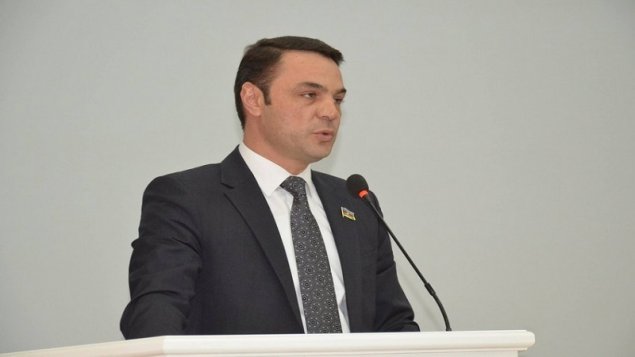 Deputatın polisi döyməsi ilə bağlı cinayət işi açıldı (RƏSMİ)