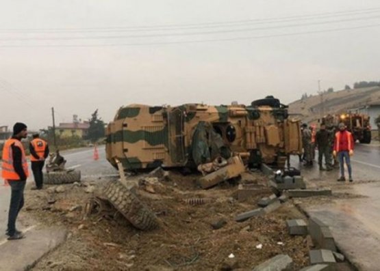 Türkiyədə hərbi maşın aşdı: Yaralananlar var