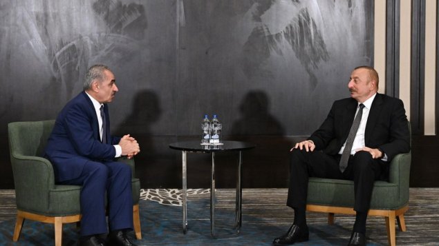 İlham Əliyev Konyada Fələstinin Baş naziri ilə görüşdü