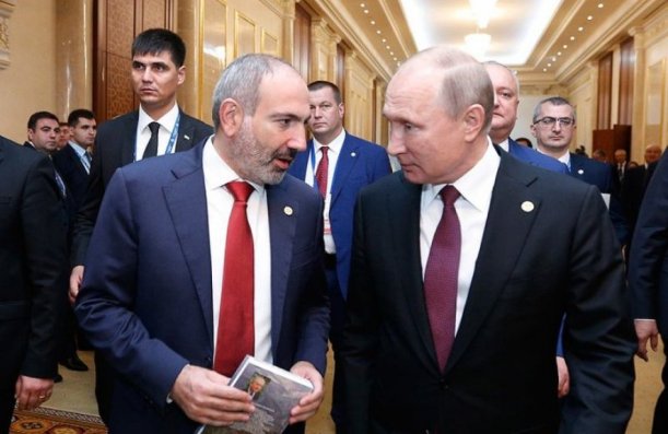 Putin Paşinyana məktub göndərdi: “Sülh vacibdir”