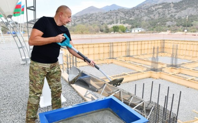 “Laçın” Qovşaq Yarımstansiyasının təməli qoyuldu