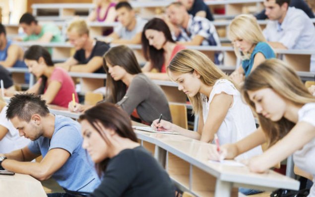 Xarici tələbələrin Rusiyanı tərk etmələri ilə bağlı xəbərə rəsmi REAKSİYA