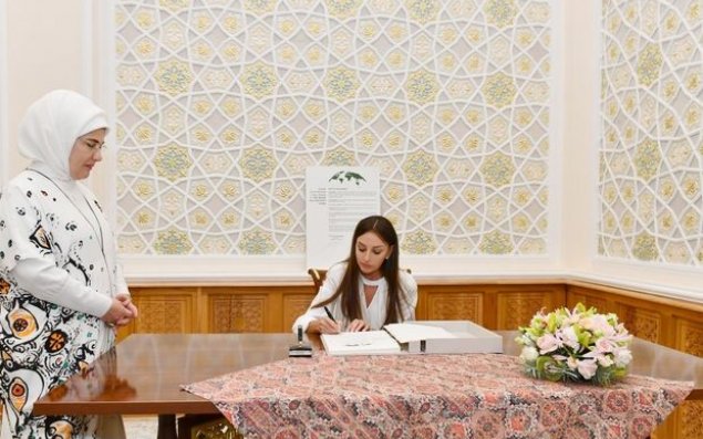 Mehriban Əliyeva Sıfır Tullantı üzrə Qlobal öhdəliyə dair Bəyannaməni imzaladı