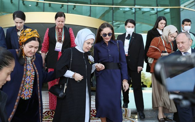 Mehriban Əliyeva birinci xanımlarla bir arada - FOTOLAR