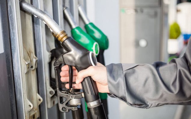 Azərbaycanda avtomobil benzini istehsalı artıb