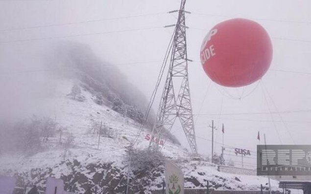 Xankəndi-Laçın yolunda hava şarı asıldı