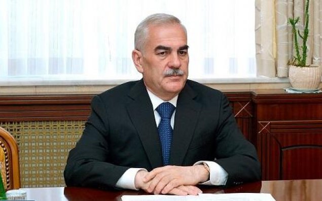 Komitə sədri Vasif Talıbovla olan bütün fotolarını sildi