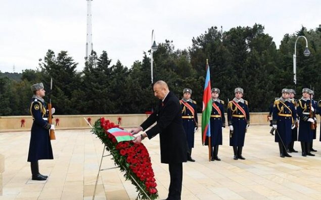 İlham Əliyev Şəhidlər Xiyabanını ziyarət etdi