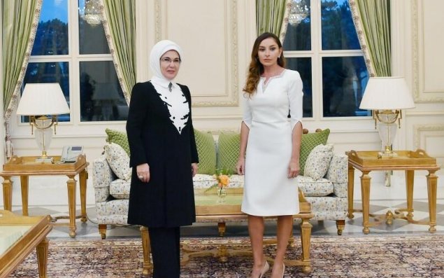 Əminə Ərdoğan Mehriban Əliyevaya təşəkkür etdi