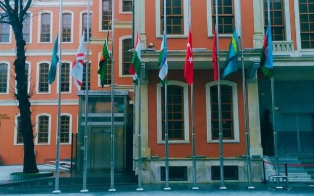 TDT-nin Baş Qərargahında bayraqlar yarıya endirilib