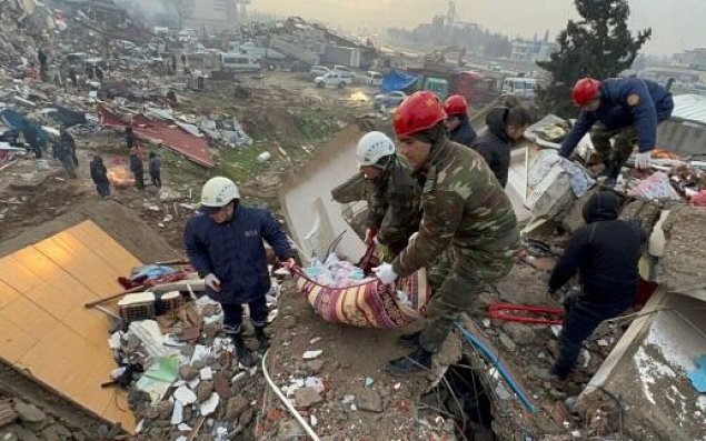 Dağıntılar altından daha bir qadın sağ çıxarıldı    