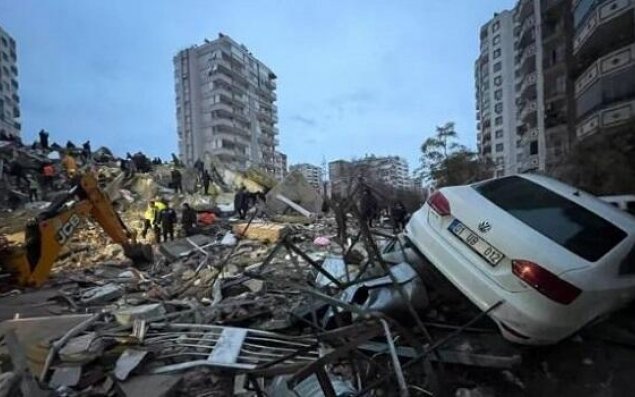 222 saat sonra qadın xilas edildi