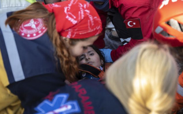 228 saat sonra 3 möcüzə birdən yaşandı - VİDEO