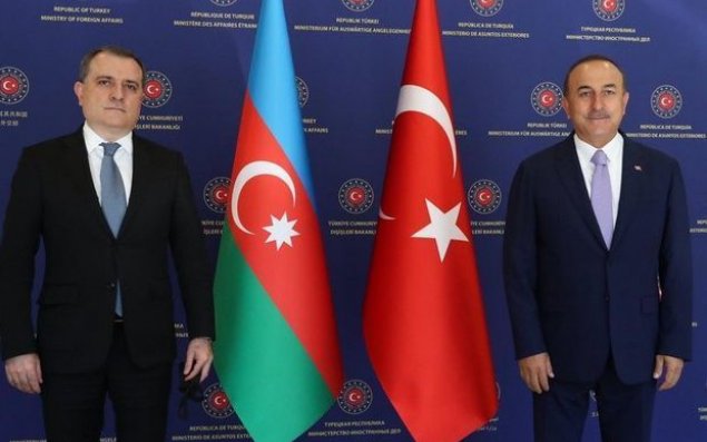 Ceyhun Bayramov Çavuşoğluna zəng edib