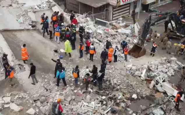 Hazırda Türkiyədəki zəlzələdən zərərçəkənlərə nələr lazımdır? SİYAHI