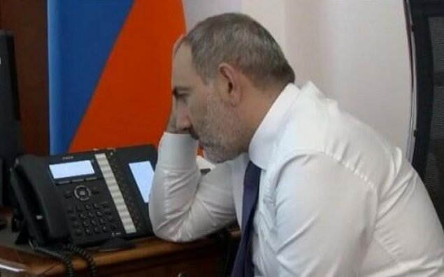 Paşinyana çətir atan qadına ittiham irəli sürüldü