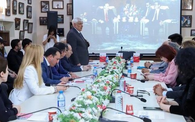 “Heydər Əliyev-100. Çin səfərinin tarixi” kitabı təqdim olundu